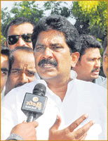 congress,ys rajashekhar reddy,ys jagan,anakapalli,mp,sabbam hari